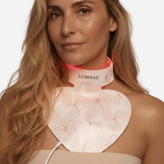 Lumnae™ Neck & Décolleté LED Mask